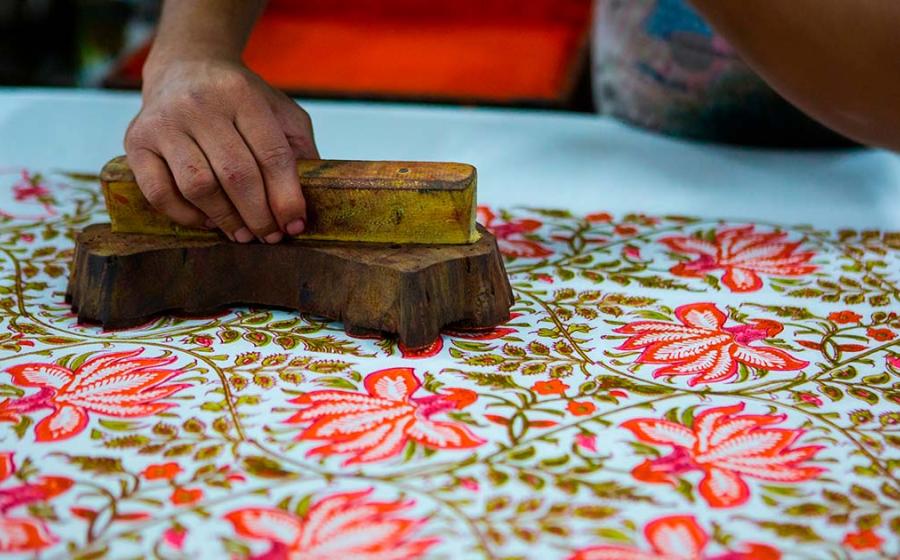 Traditional fabric printing in India. Source: kalcutta / Adobe Stock.
