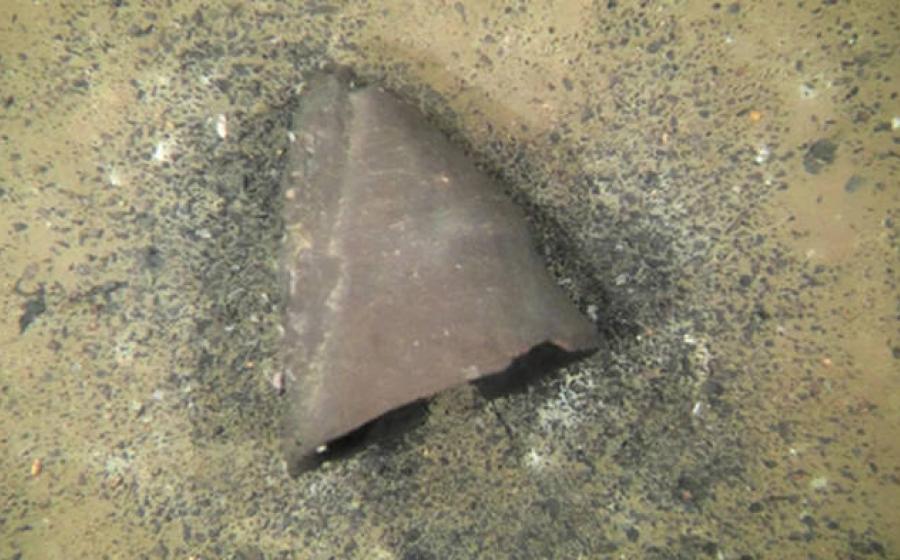 Almost intact pot found in Lake Biwa, Japan.