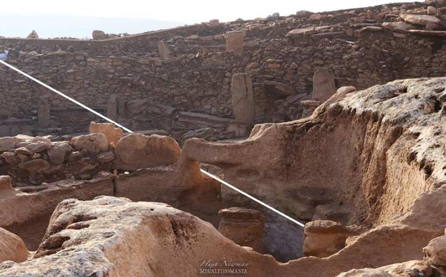 Overview of Karahan Tepe with the Winter Solstice alignment.	Source: Author provided