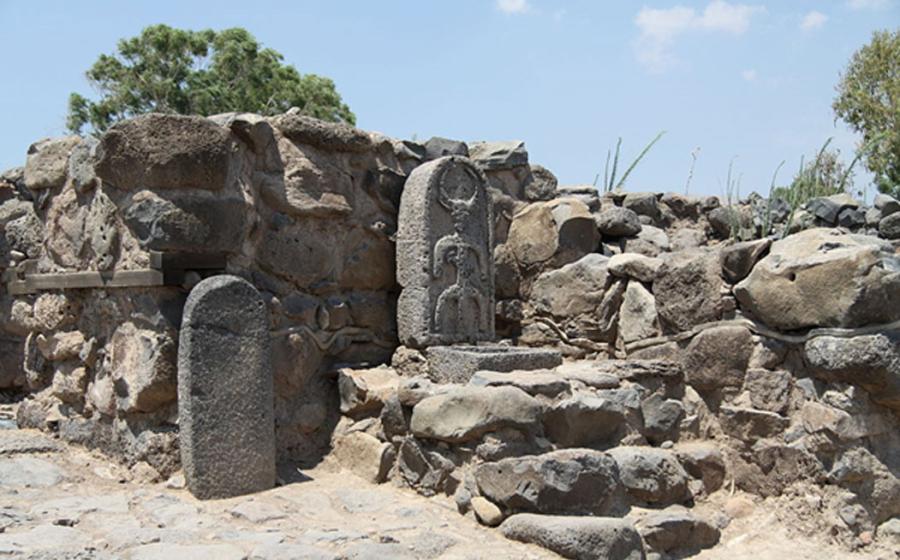 The new find city gate is thought to be centuries older than this previously existing gate at Bethsaida.                Source: CC BY 3.0