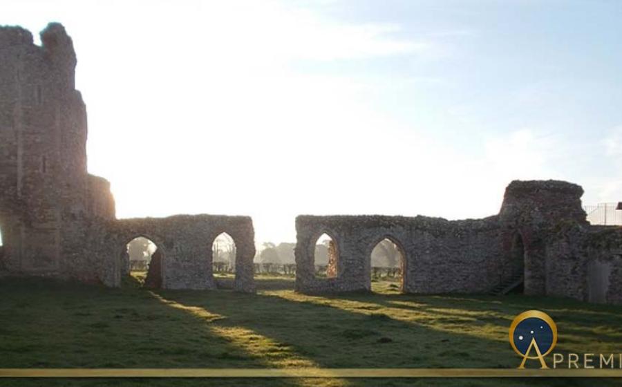 Leiston Abbey cloister garth at dawn (Eebahgum /CC BY-SA 4.0)