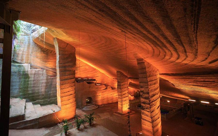 In China the Longyou Caves are known as the ninth wonder of the ancient world. Source: Zhangzhugang / CC BY-SA 4.0