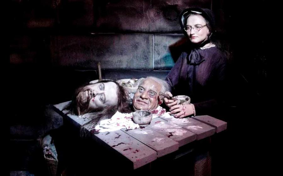 Wax likeness of Madame Tussaud with her guillotine victims of the French Revolution in Paris, on display at the Royal London Wax Museum in British Colombia. Source: Herb Neufeld / CC BY 2.0