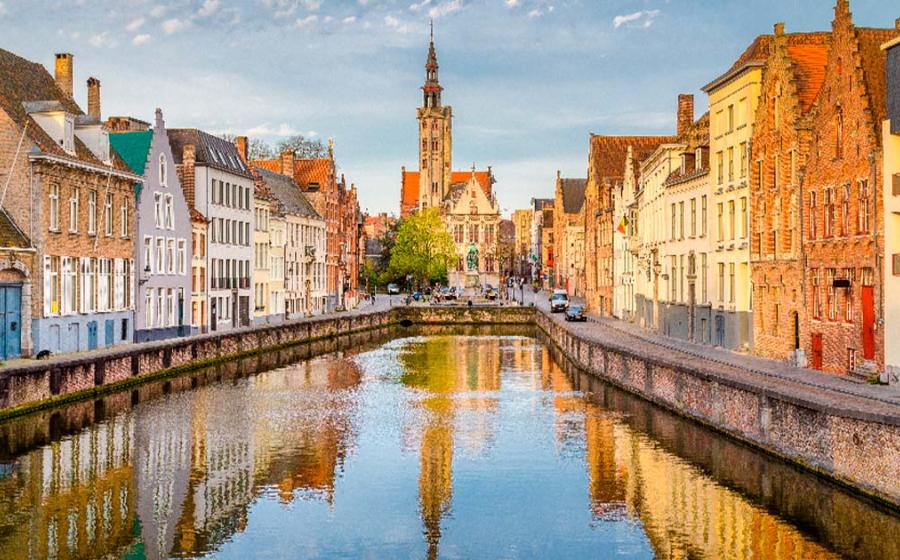Spiegelrei canal at sunrise, Brugge, Flanders, Belgium. Source: JFL Photography/Adobe Stock