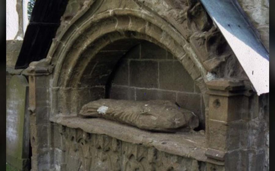 Hidden carvings have been found on the tomb of Bishop Robert Cardeny at Dunkeld Cathedral. 