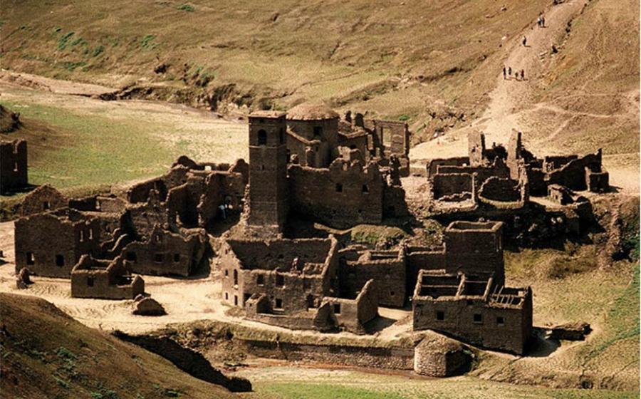 Italian Medieval Village Fabbriche di Careggine emerges from under Lake Vagli.         Source: Public domain