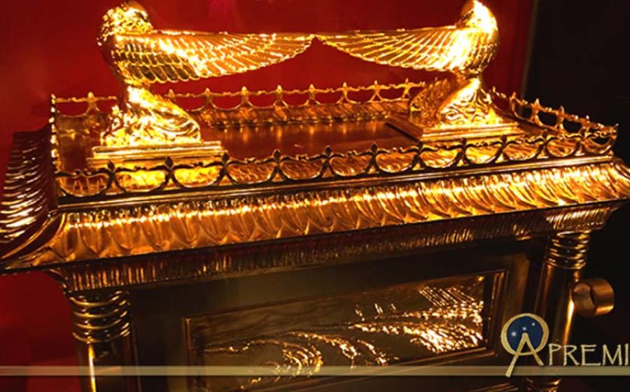 A model of the Ark of the Covenant from biblical description