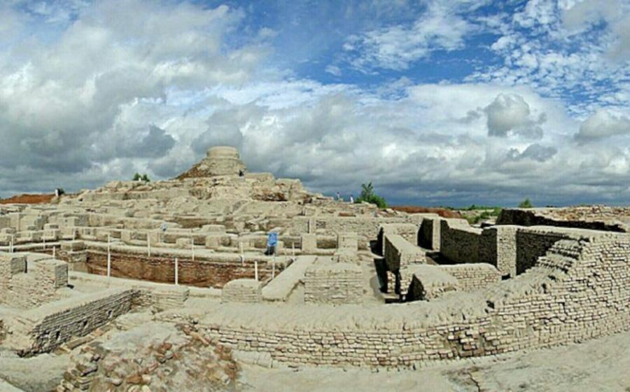 Excavated ruins of Mohenjo-daro, with the Great Bath in the foreground and the granary mound in the background. 
