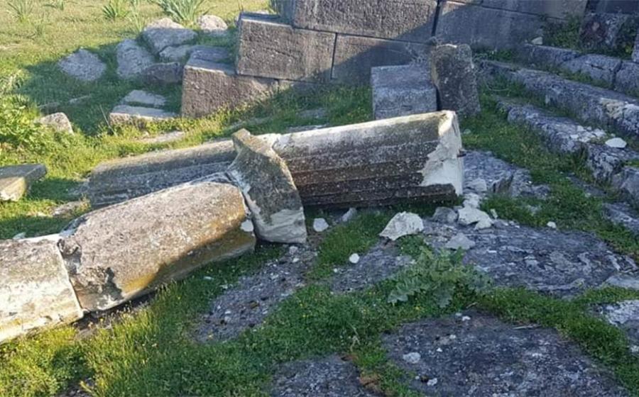 Destroyed marble column at the monumental fountain at the ancient city of Apollonia in Albania. Source: Himara