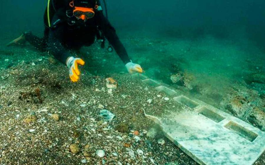 Underwater archaeologists during excavations of the sunken Nabatean temple. Source: The Ministry of Culture of Italy