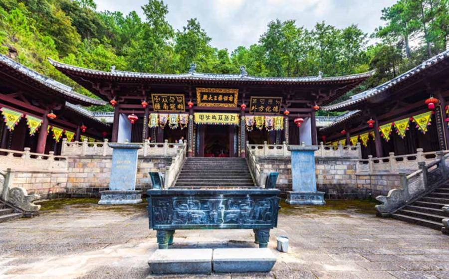 Nanzhao Tahu Temple, Weibaoshan Mountain, Dali, Yunnan, China. Source: hu/Adobe Stock               