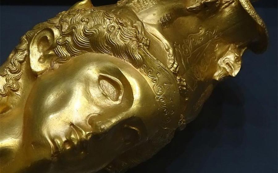 Detail of Ornament from Panagyurishte Gold Treasure, Archaeological Museum, Plovdiv, Bulgaria      Source: CC BY-SA 2.0