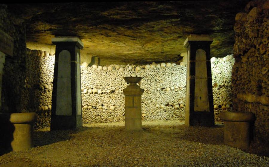 The intricate bone arrangements in the Paric catacombs
