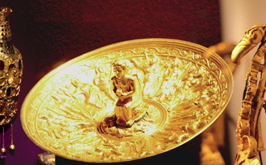 The Incredible Discovery of the Golden Pietroasele Treasure