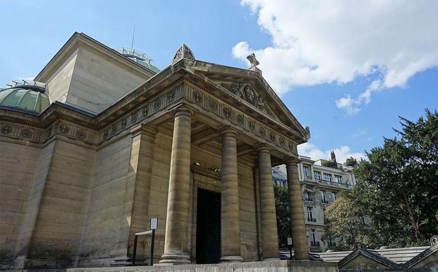 The Chapelle Expiatoire, a chapel in the 8th arrondissement of Paris, where supposed Reign of Terror victims were found in a wall.      Source: Guilhem Vellut from Paris, France / CC BY 2.0
