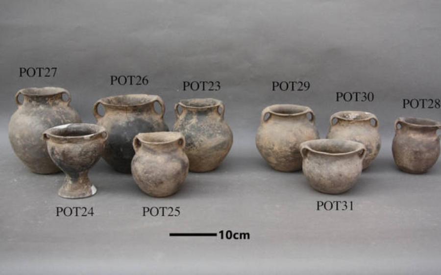 Pottery vessel assemblages from Qijia culture period tomb at Mogou cemetery.