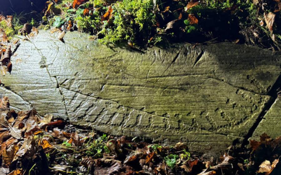 Rock carving of a boat with human figures, just found at Kolsåstoppen in Bærum.