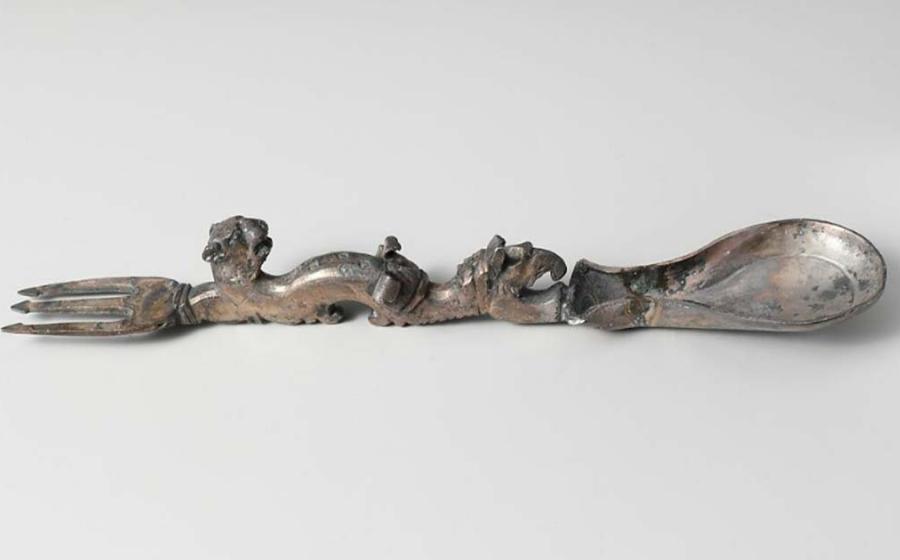 Roman silver spoon and fork. Source: Metropolitan Museum of Art / Public Domain.