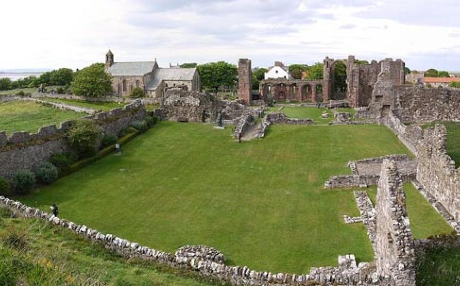 Ruins of Lindisfarne monastery.  Source: Christopher Down/CC BY 4.0