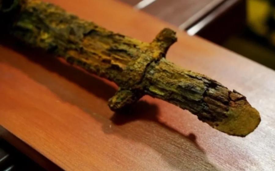 The hilt of the giant saber found in Russia