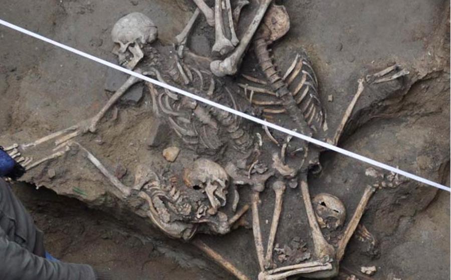 Three skeletons discovered in a pit excavated at Bucharest’s University Square. 