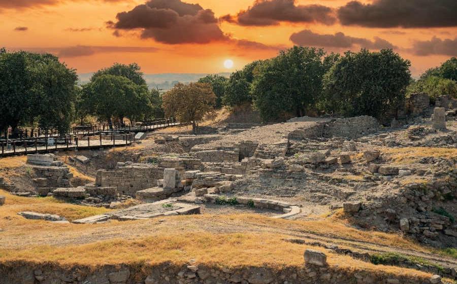 Tomb of ‘Last Trojans’ Unearthed in Troy with a Cinematic Arranging of Burials