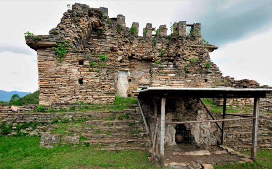 The Temple of the Sun at Tonina Archaeological site, Chiapas. (Mauricio Marat / INAH)  Entrance to the newly discovered crypt  Temple of the Sun of Toniná, where the bodies of their rulers were cremated. Source: Mauricio Marat / INAH