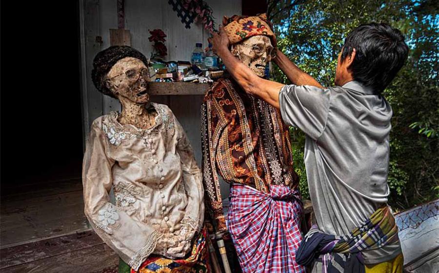 Living with the Dead: Corpses Dressed Up in Indonesian Tradition (Video)