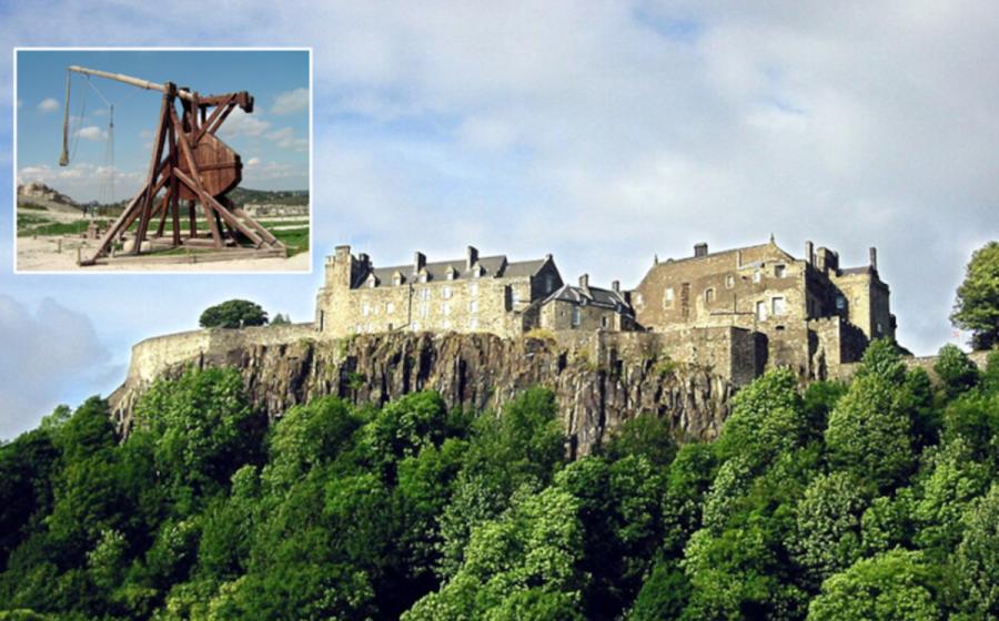 Stirling Castle, Scotland, with inset reconstructed trebuchet.