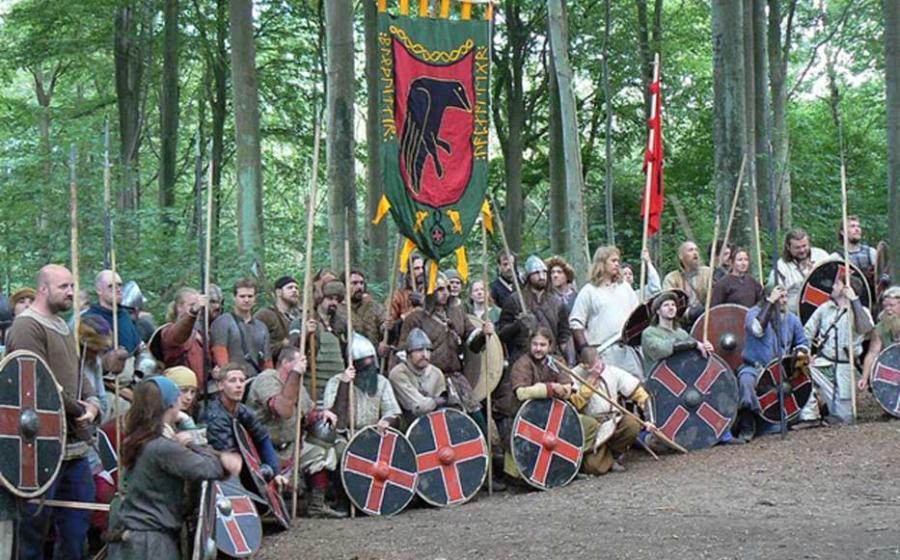 Reconstruction of a Viking meeting by Jonathan Hart
