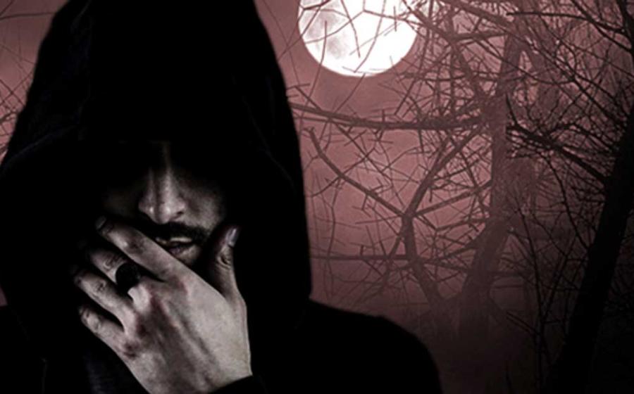 Mysterious man on a creepy night. Who really killed the King?