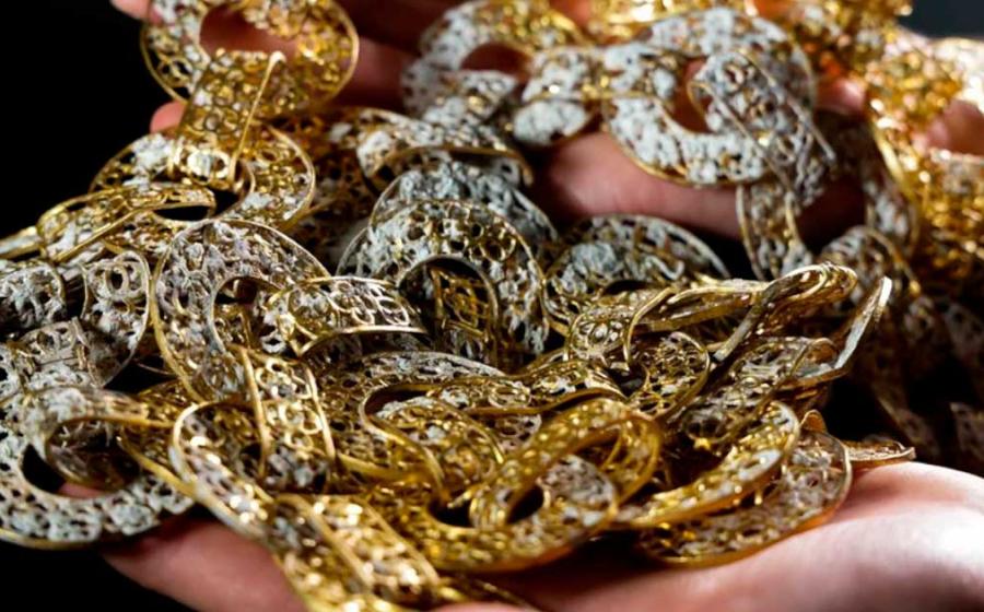 Enormous golden filigree chain found with the Wonder shipwreck in the Bahamas. Source: Nathaniel Harrington / Allen Exploration