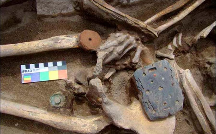 Skeleton of Xiongnu female with coal buckle. Image: Marina Kilunovskaya