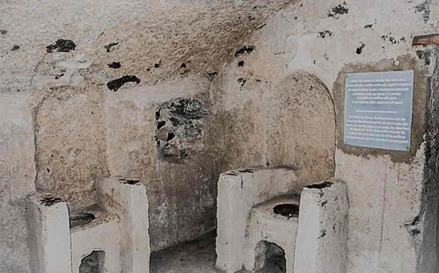 The deceased nuns were left in seated positions to decompose. Source: Yellow.Cat from Roma, Italy/ CC BY 2.0