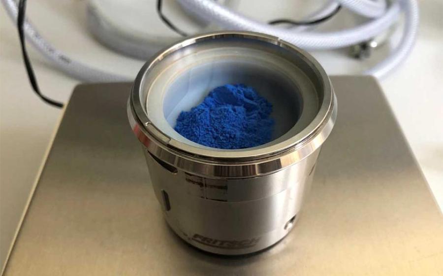 Egyptian blue pigment: the researchers obtained the nanosheets from this powder. (University of Göttingen