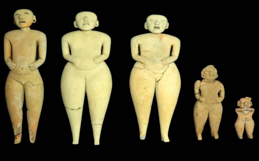 The five ceramic figurines found at the San Isidro, El Salvador site.