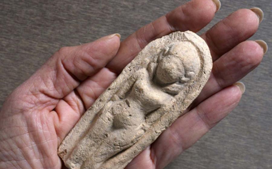 This naked lady statuette was found by a 7 year old boy at Tel Rehov in 2015. Source: © Clara Amit, courtesy of the Israel Antiquities Authority.