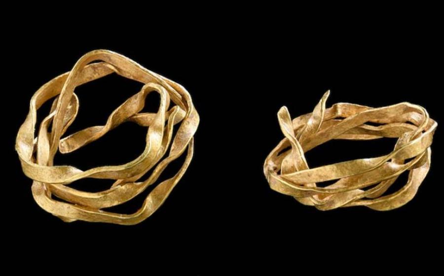 Valuable Gold Ornament Found in Early Bronze Age Burial, Germany