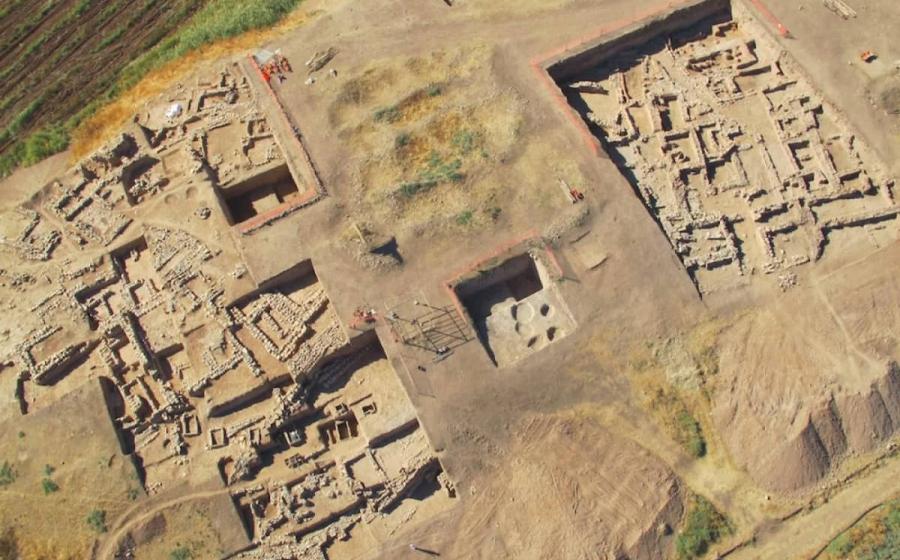 Aerial view of the Bronze Age site of Basur Höyük. 