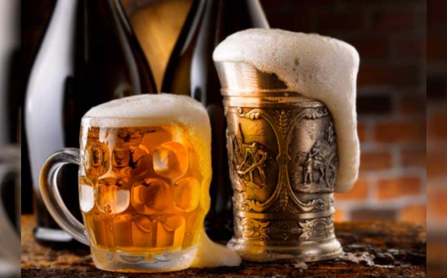 Medieval alehouses were often a community gathering space.  Source: Eco-Pim studio / Adobe Stock