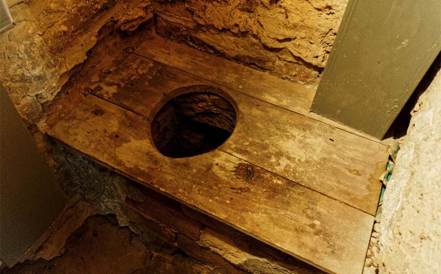 Scientists Dig for Answers in Medieval Loos!