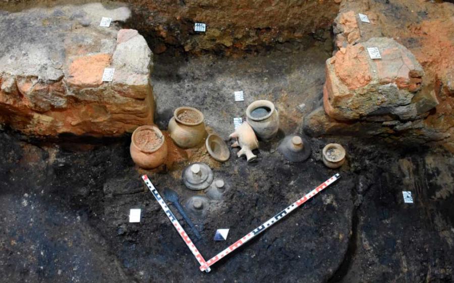 Ceramic vessels recovered from medieval burgher kitchen. Source: František Kolář / National Heritage Institute