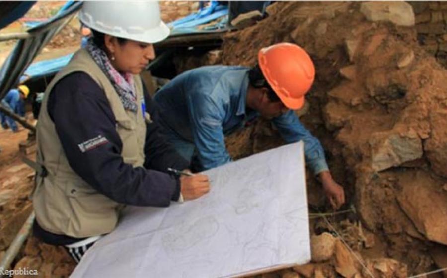 Human Remains in Wall - Peru