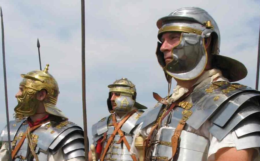Roman armor was exceptionally well-engineered and fit for purpose, and transformed the Roman legionary into a formidable fighter. Source: Caligula10’s wife / CC BY-SA 3.0