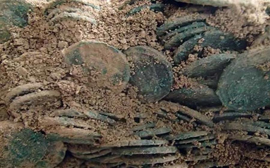 Hoard of 22,000 Roman coins in Britain