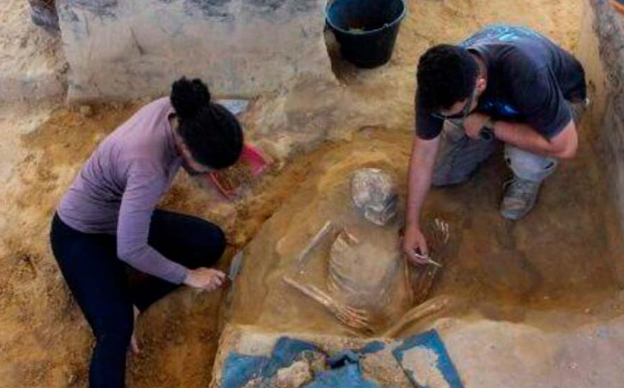 Archaeologists unearthed 43 human skeletons and in excess of 100,000 artifacts in a construction site in Sao Luis, Brazil. Source: Iphan handout 