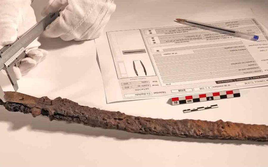 The unique sword found in Valencia in 1994 dates back 1,000 years.	Source: SERVICI D’ARQUEOLOGIA DE L’AJUNTAMENT DE VALÈNCIA SIAM