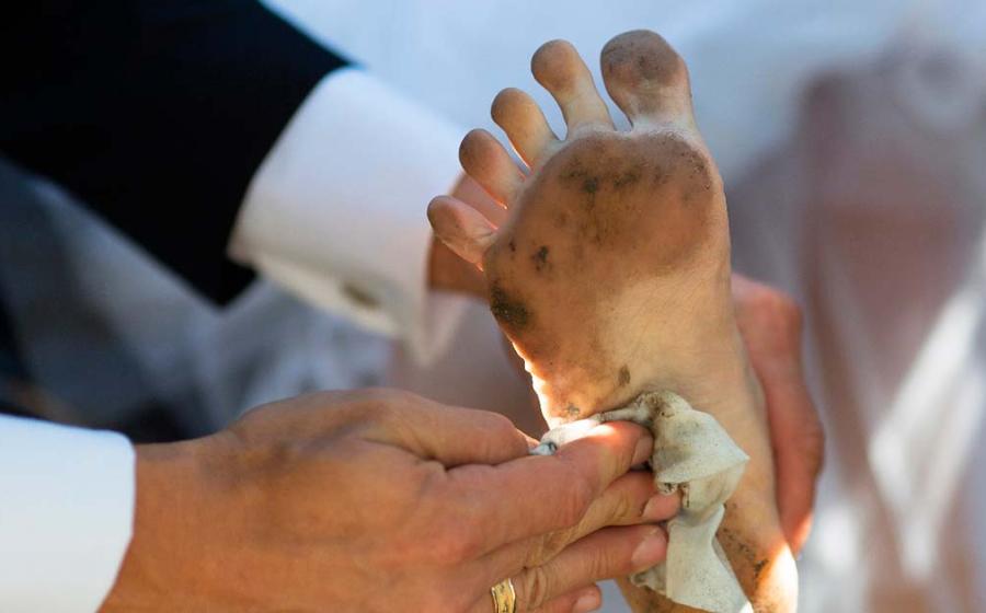 Blackening the Bride. In Scotland, newlyweds are covered in filth. Source: azazello / Adobe Stock.