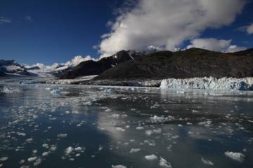 Modern Alaskan scenery with ice melt.