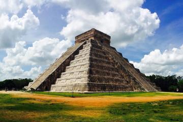 The pyramid of El Castillo at Chichén Itzá